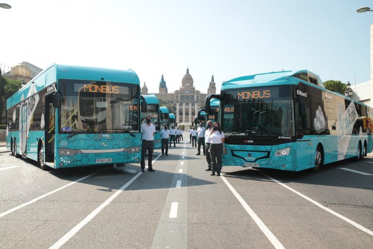 Monbus empieza a operar el Aerobús de Barcelona, que funcionará 24 horas al día y estrena 33 vehículos sostenibles