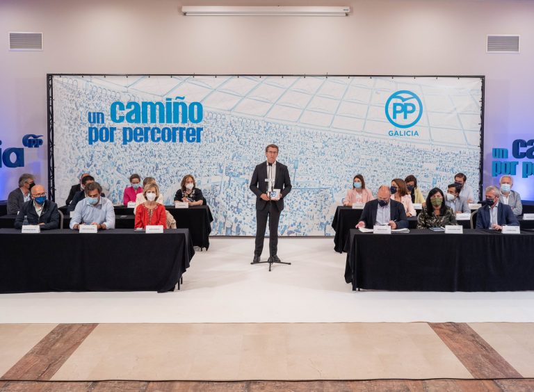 Feijóo pide un PPdeG «abierto 24 horas» y centrado en los ciudadanos para trasladar el éxito autonómico a los municipios