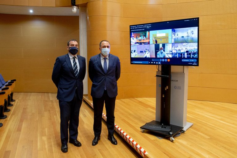 Las siete áreas sanitarias gallegas realizan 18 intervenciones con apoyo de los robots Da Vinci