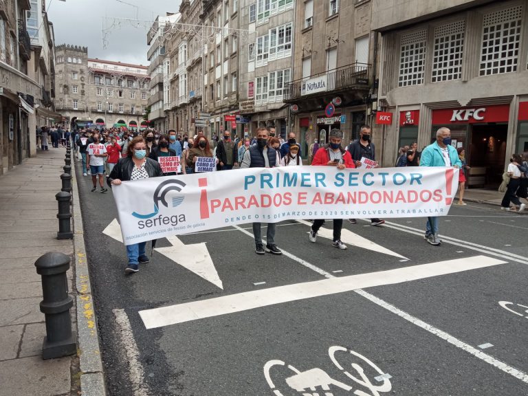 Las orquestas y verbenas gallegas protestan en Santiago para exigir «protocolos que se ajusten a la realidad»