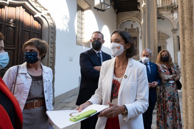 La ministra de Industria ve una «muy buena noticia» la administración judicial de Alu Ibérica para «evitar el expolio»