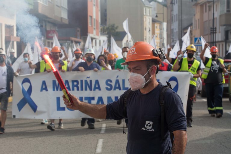 La Xunta pide que el acuerdo propuesto por Alcoa conlleve «un contrato de venta efectivo» de la planta