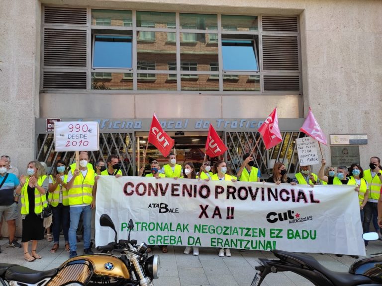 Personal de autoescuelas de Pontevedra inicia huelga para pedir un convenio provincial que «dignifique» sus condiciones
