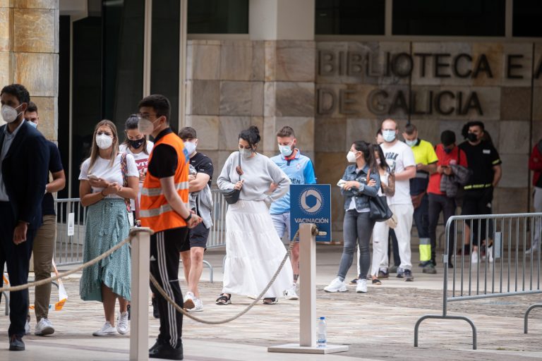 Galicia roza el 75% de la población diana con la pauta completa de vacunación contra la covid-19