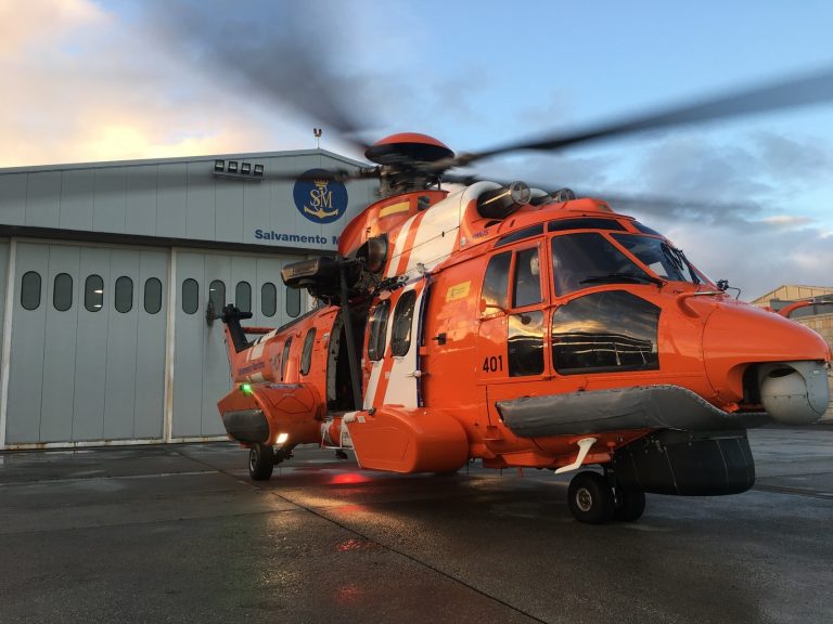 Evacuada en helicóptero una mujer tras ser atropellada por un camión que continuó la marcha en A Cañiza