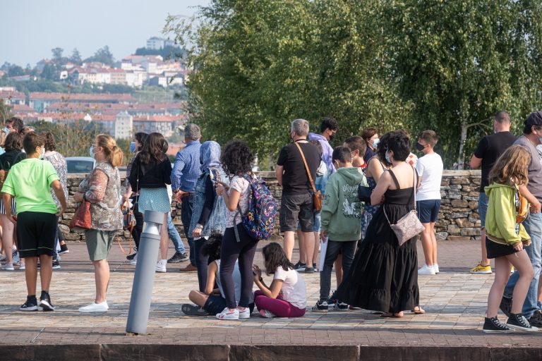 Galicia inoculó casi 5.000 dosis de la vacuna este sábado, más de 2.700 para completar pautas