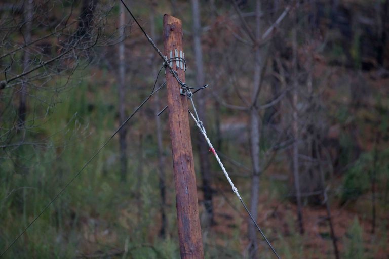 Restablecida la fibra óptica y el teléfono en Seoane y Folgoso do Courel afectados por el incendio de Quiroga (Lugo)