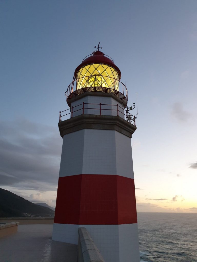 El Puerto de Vigo convoca un concurso público para convertir el faro de Cabo Silleiro (Baiona) en hotel