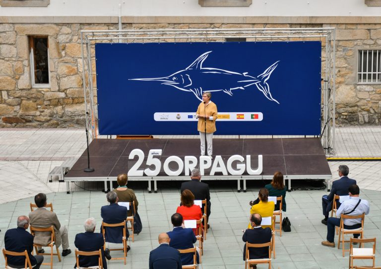 La Xunta pone en valor el «potencial» de la flota palangrera de A Guarda y la labor de Orpagu