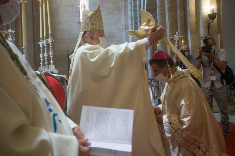 Fernando García Cadiñanos, ordenado nuevo obispo de Mondoñedo-Ferrol, llama al «compromiso comunitario» por la pandemia