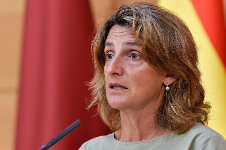 Ribera confirma que el Gobierno trabaja sobre los impuestos para atajar la subida de la luz