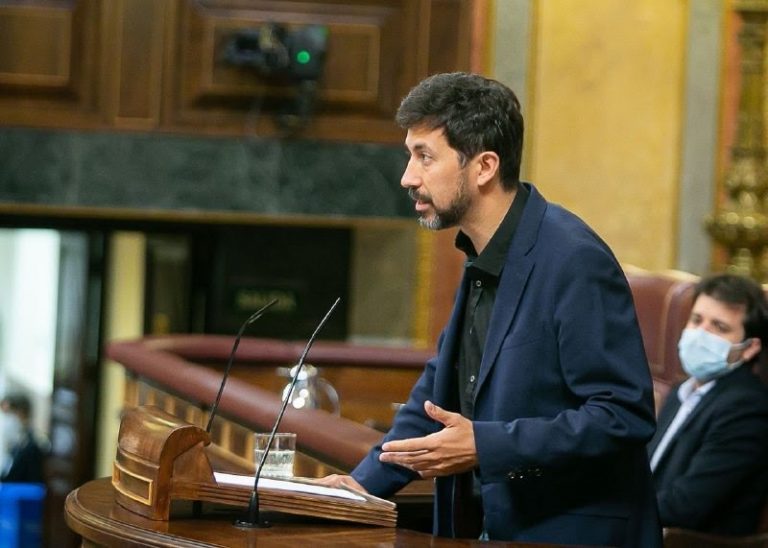 Gómez-Reino (Podemos) insta al Gobierno a adoptar medidas contra el cierre de oficinas y cajeros en Galicia