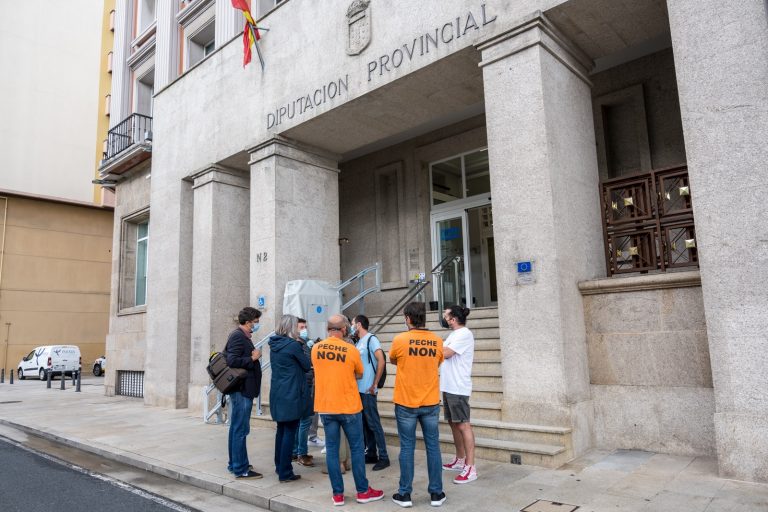 El comité de Alu Ibérica en A Coruña exige la intervención de la planta y a los políticos «tomar decisiones»