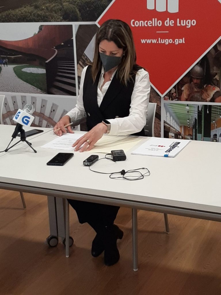 La alcaldesa de Lugo se confiesa «preocupada» por los botellones y el PP urge una normativa de «convivencia»