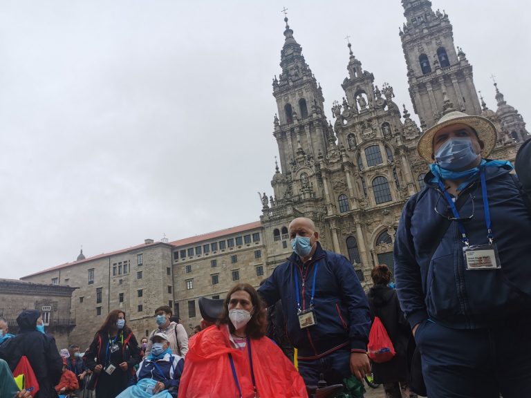 Unas 200 personas con daño cerebral y familiares realizan un tramo del Camino para pedir «servicios y recursos»