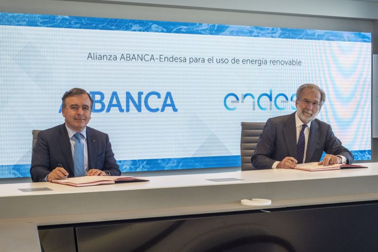 Abanca y Endesa firman un acuerdo de suministro de energía eólica de origen gallego a 10 años