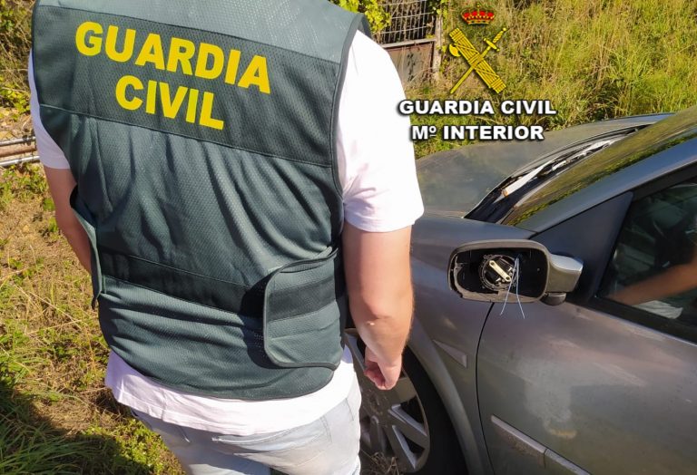 Investigados tres menores de Nigrán (Pontevedra) por daños a 7 vehículos estacionados y un chiringuito en Playa América