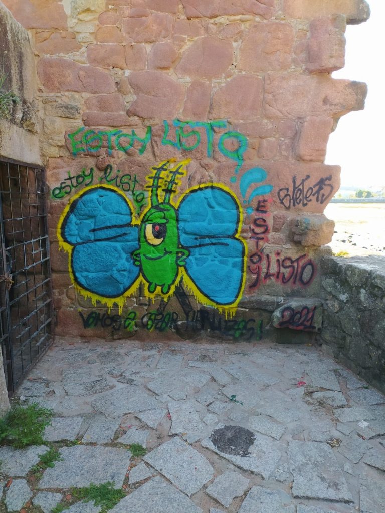 El Ayuntamiento de Cambados denuncia la aparición de un grafiti en un molino del siglo XVII