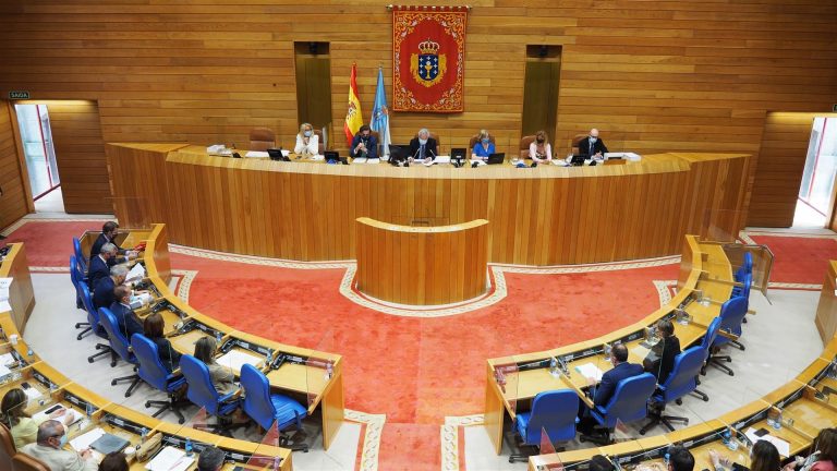 El Parlamento gallego amplía el aforo del Hemiciclo sin rebasar el 75% de su capacidad