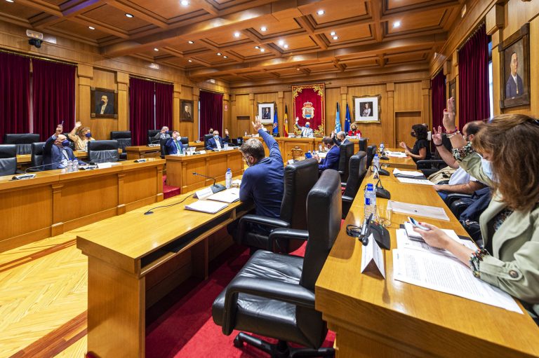 El pleno de la Diputación de Ourense aprueba el presupuesto para 2022, el más alto de su historia, con 85,7 millones