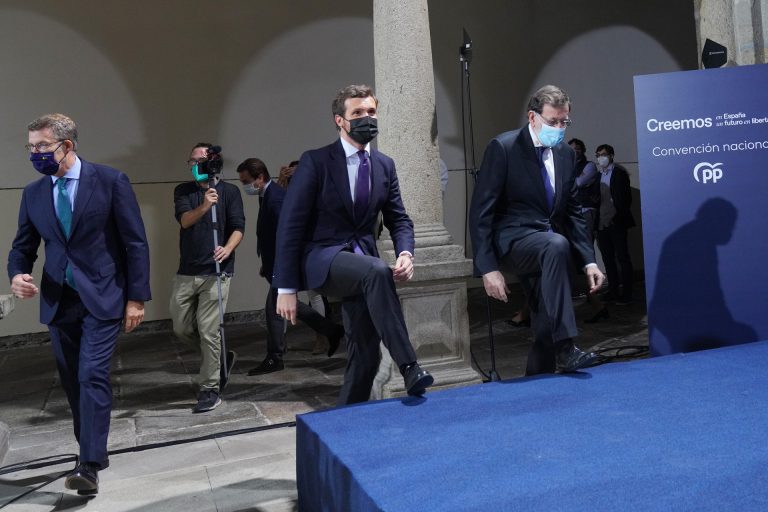 Feijóo encabeza la delegación del PPdeG en el cierre de la Convención en Valencia, con Tellado y numerosos cargos