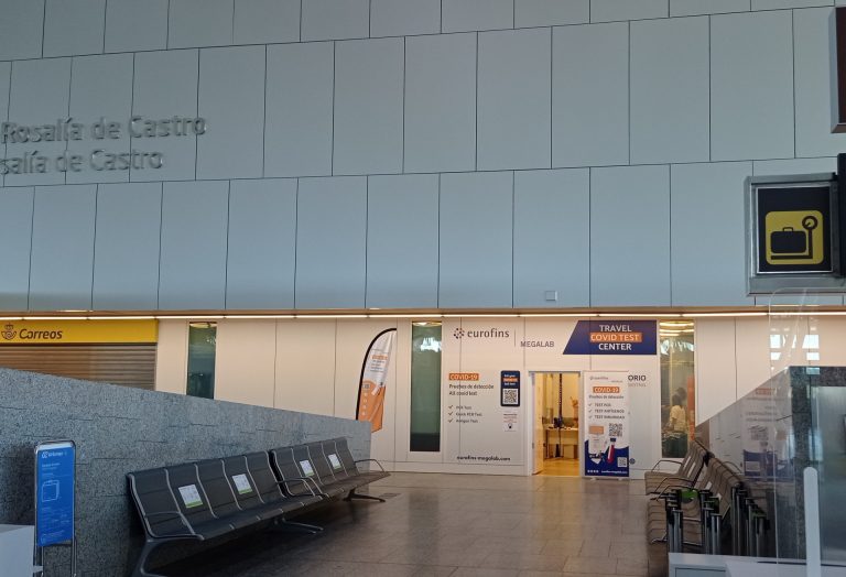 Instalan un punto de diagnóstico del covid-19 en el aeropuerto de Santiago-Rosalía de Castro