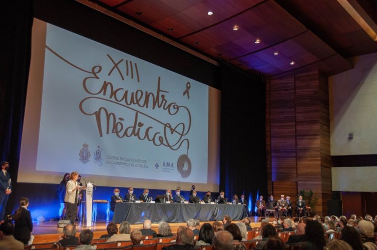 Los médicos coruñeses reconocen la trayectoria de Marisa Crespo, referencia mundial en cardiología