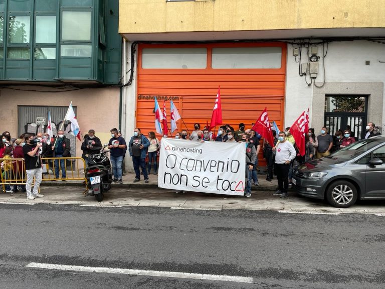 Trabajadores de Dinahosting en Santiago inician protestas para que la empresa «vuelva a negociar» el convenio colectivo
