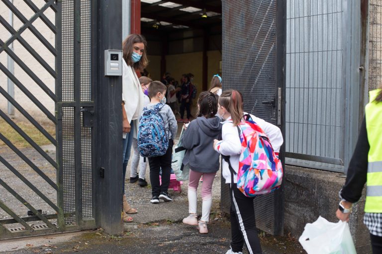 Descienden a 146 los casos de Covid en centros educativos de Galicia, que reducen a 9 las aulas cerradas