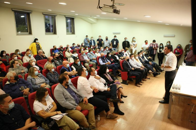 Formoso erige a la Costa da Morte en «emblema del socialismo» y apuesta por «trasladar el modelo a Galicia»