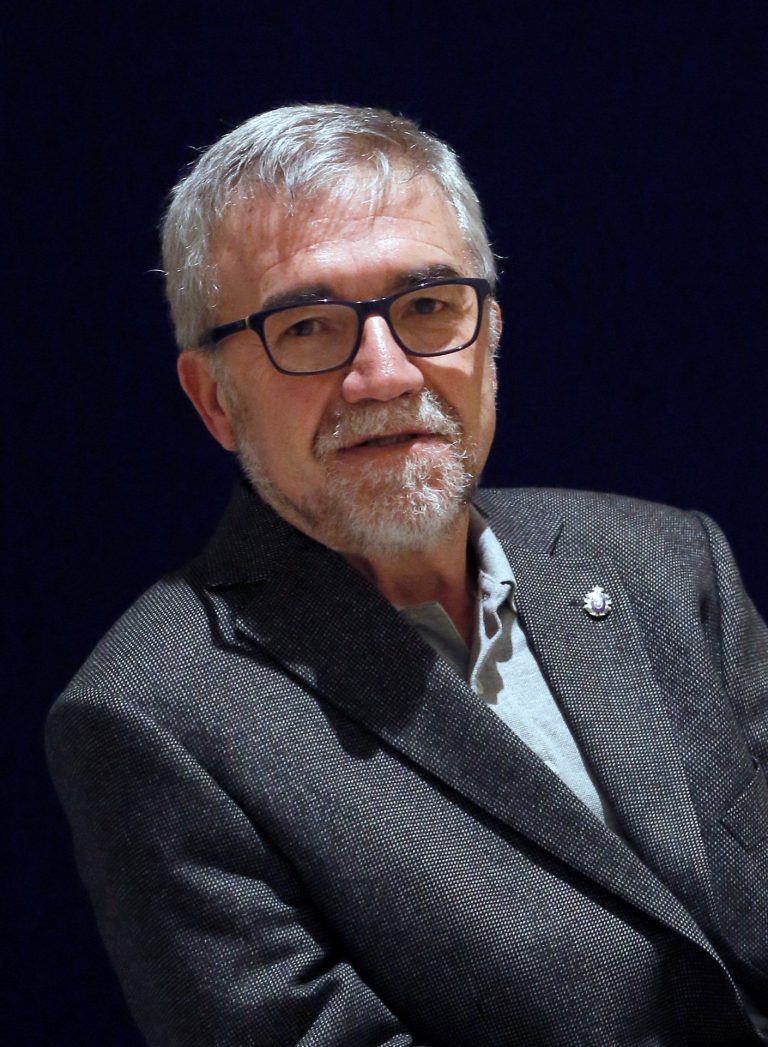 El Colexio de Enxeñaría en Informática reconoce al catedrático Mateo Valero por su liderazgo mundial en supercomputación