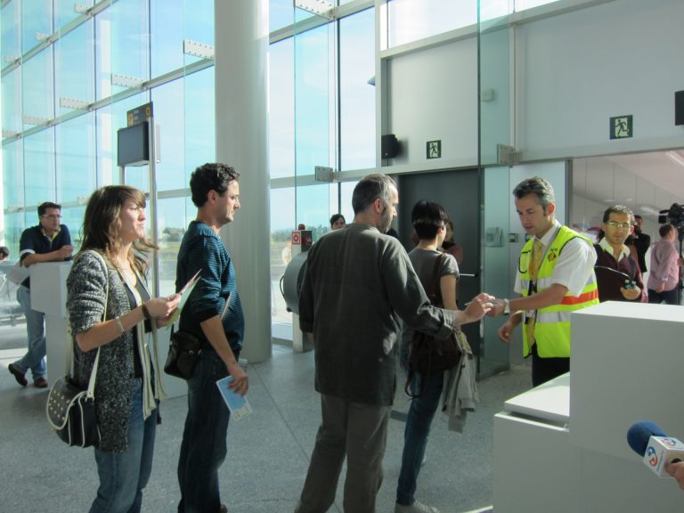 Los aeropuertos gallegos reducen sus pasajeros respecto a septiembre de 2019 pero los incrementan en relación con 2020
