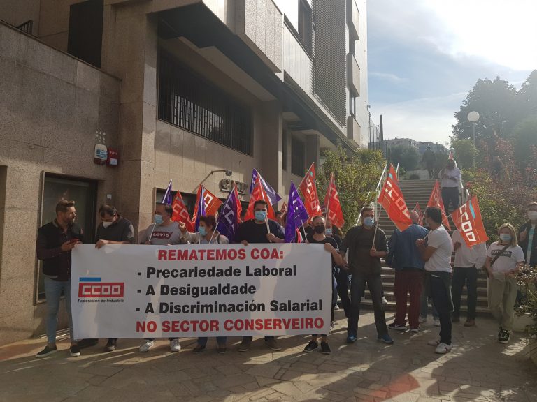 Trabajadores se concentran en Vigo para reclamar el «desbloqueo» de la negociación del convenio del sector conservero