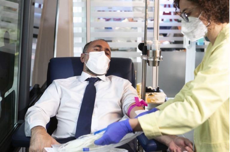 Sanidade llama a donar sangre porque son necesarias entre 400 y 500 donaciones diarias para la labor de los hospitales