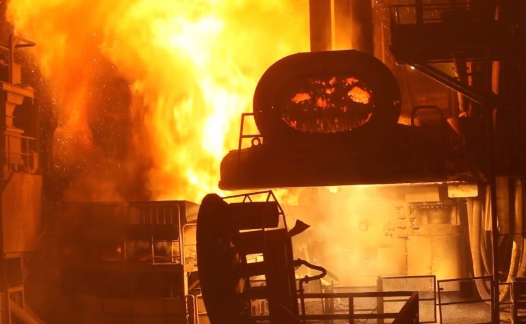 La siderúrgica Megasa reanudará este viernes la producción de acero tras un mes parada
