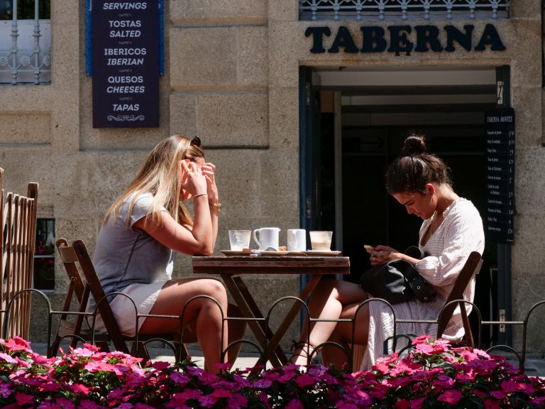 Los contagios siguen a la baja, con 26 casos nuevos, y la tasa de positividad cae hasta el 0,51%