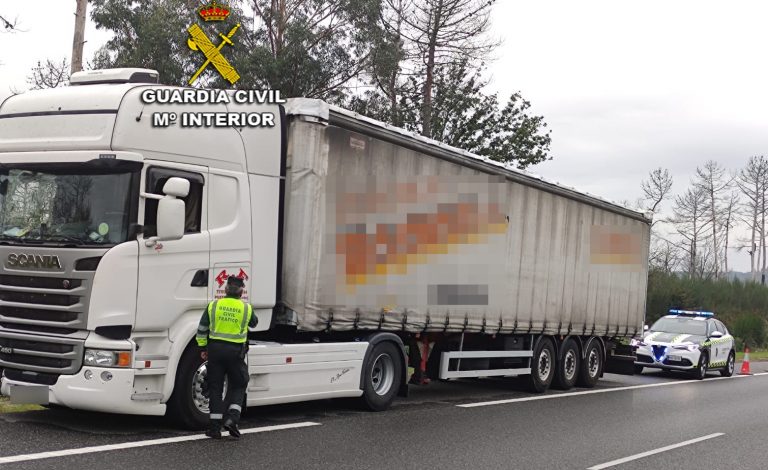 Detenido un camionero por huir tras atropellar a una mujer en la A-52 en A Cañiza