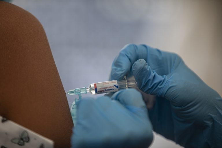 La vacunación antigripal reduce hasta un 54 por ciento el riesgo de eventos cardiovasculares