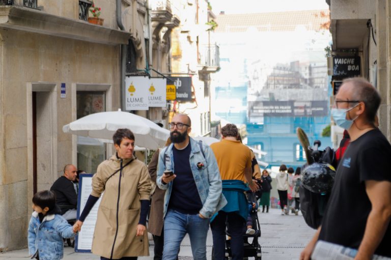 Galicia registra un ligero incremento de los casos activos, pero bajan los nuevos contagios