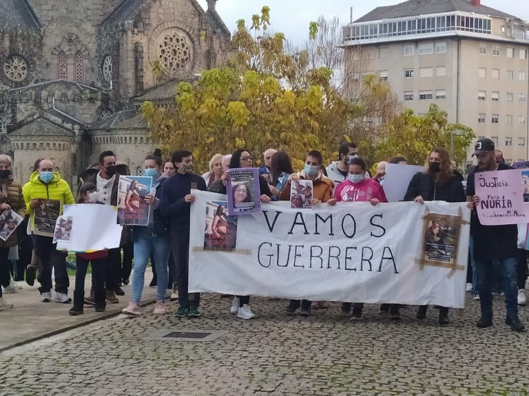 Marcha en O Carballiño en apoyo de la joven agredida y en defensa de una reforma de la ley del menor