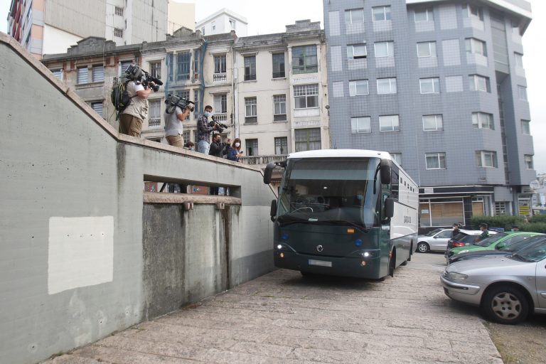 La Policía entrega al juzgado un vídeo en el que detenidos por el crimen de Samuel Luiz están con armas