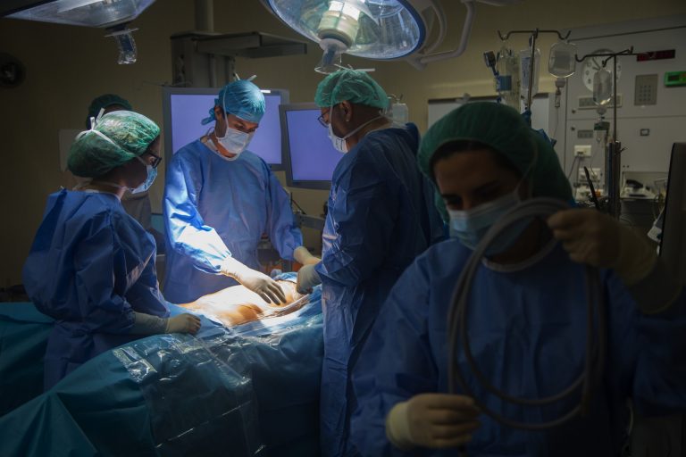 Galicia, segunda CCAA con mejores datos de lista de espera quirúrgica con 70 días de demora en junio, tras País Vasco