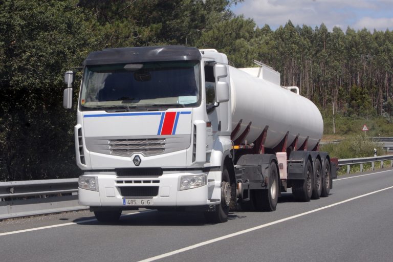 El Gobierno transferirá más de 12 millones de euros a la Xunta para descarbonizar el transporte por carretera
