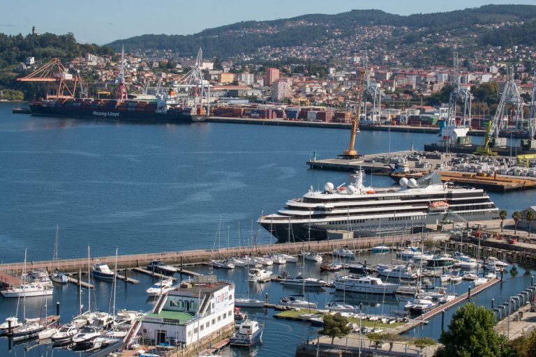 El tráfico del Puerto de Vigo se mantiene en descenso en octubre, cuando cae casi un 2%