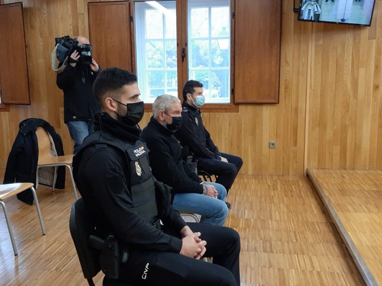 El hombre acusado de intentar matar a otro con una hoz en Lugo alega que la agresión se produjo en «un forcejeo»