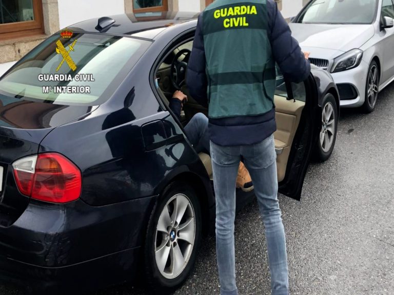 Detenido por violencia de género un hombre en Riotorto que intentó agredir a su hijastro con un hacha