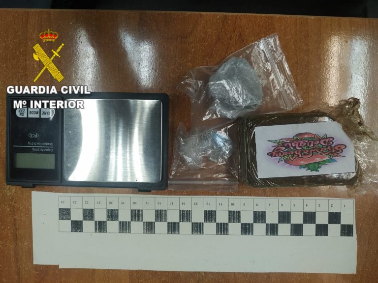 Detenido un vecino de A Coruña tras localizar drogas en su coche
