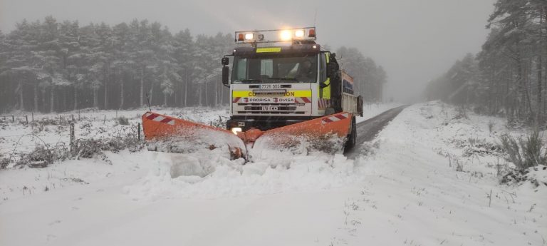 Despejadas por nieve unas 70 carreteras de 12 municipios de Lugo