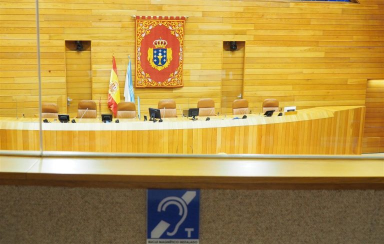 El Parlamento de Galicia habilita un sistema para facilitar la audición de las personas sordas