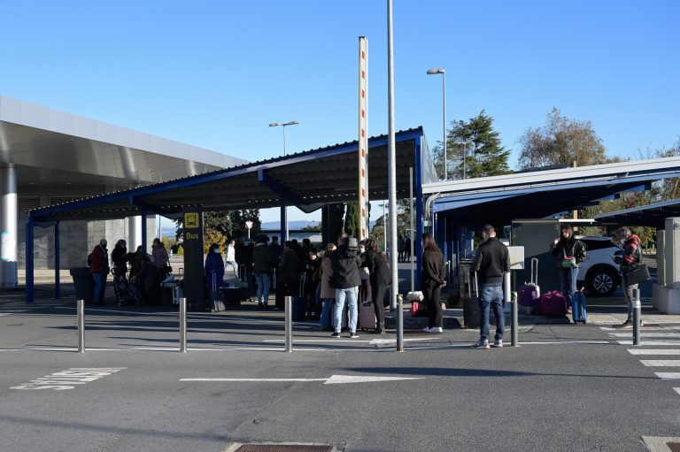 El sistema ILS del aeropuerto de A Coruña vuelve a estar operativo tras la incidencia registrada por un rayo